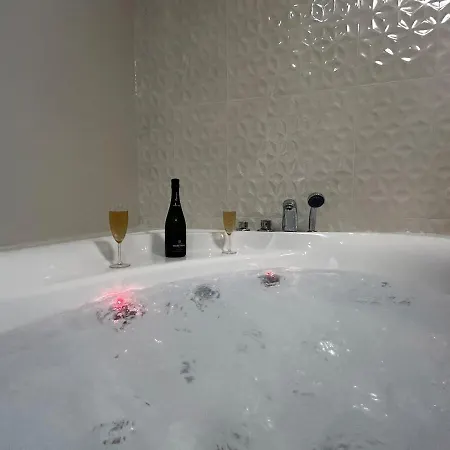 Apartment E1 Reton Magnifique T3 Rdc Terrasse Et Jacuzzi Epernay