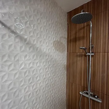 E1 Reton Magnifique T3 Rdc Terrasse Et Jacuzzi