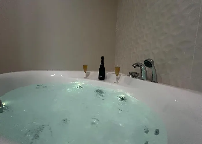 Daire E1 Reton Magnifique T3 Rdc Terrasse Et Jacuzzi