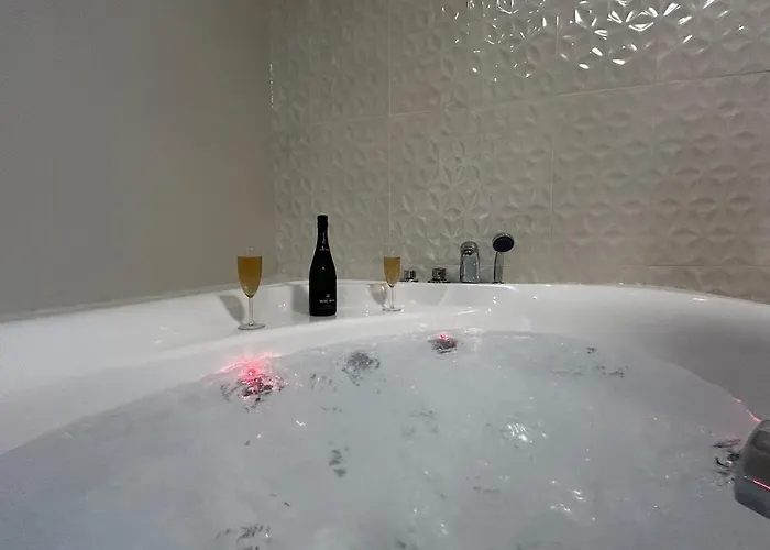 Daire E1 Reton Magnifique T3 Rdc Terrasse Et Jacuzzi Épernay