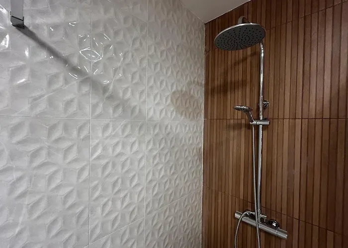 E1 Reton Magnifique T3 Rdc Terrasse Et Jacuzzi